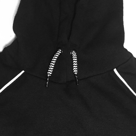 Cropped Hoodie - Picture 2 of 6